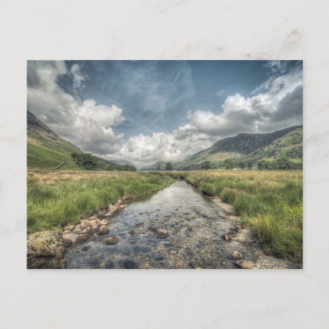 Fluss, der aus dem Buttermere-See in Windermere fl Postkarte (Vorderseite)