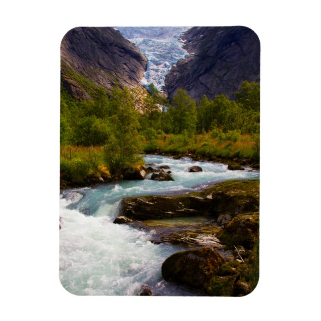 Fluss, der vom Briksdal-Gletscher fließt Magnet (Vertikal)