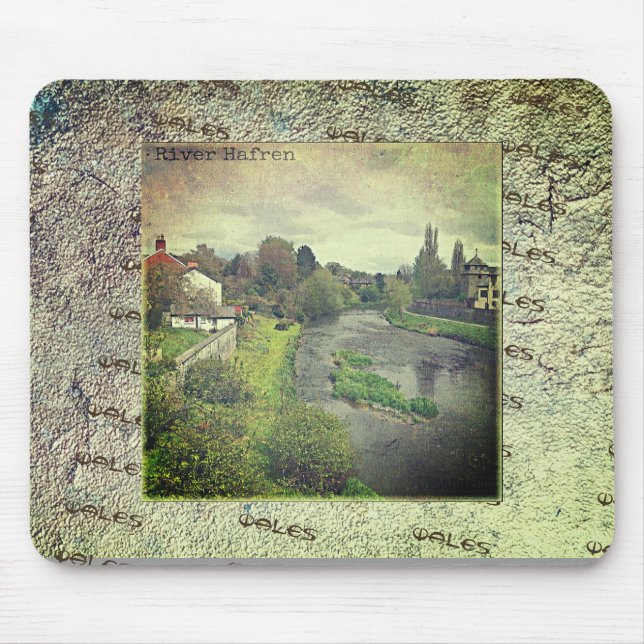 Fluss Hafren in Newtown, Powys, Wales Mousepad (Vorne)