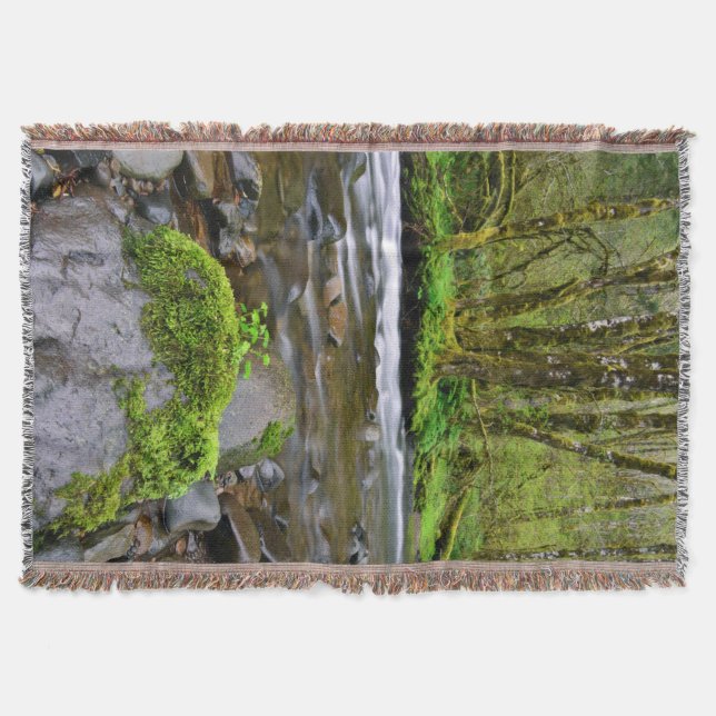 Fluss im grünen Wald, Oregon Decke (Vorderseite)