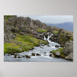 Fluss im Thingvellir-Nationalpark, Island Poster