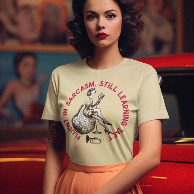 FLUSS IN SARCASM NOCH LERNEN TAKT T-Shirt (Rock our 'FLUENT IN SARCASM' tee—perfect diplomacy with a dash of irony!)