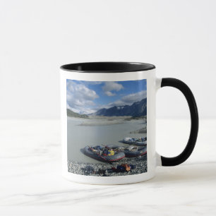 Flussabwärtsfahren auf dem Alsek River Tasse