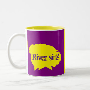 Flussgesang mit lila Zitrone, auf der Zweifarbige Tasse