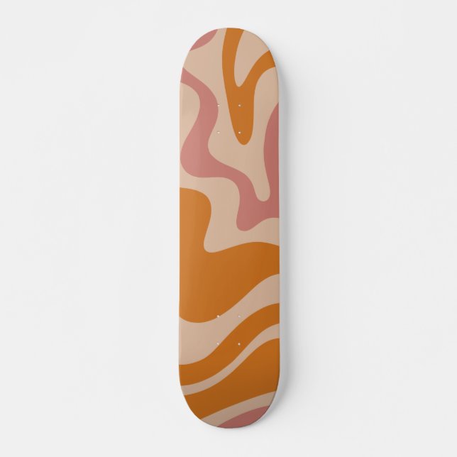 Flüssiger Swirl Retro Vibe Orange und Dusky Pink Skateboard (Vorne)
