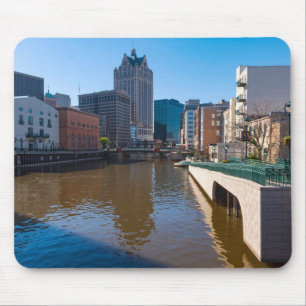 Flussufer von Kilbourn Straße in Milwaukee Mousepad