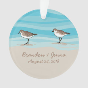 Flussuferläufer auf Strand-Hochzeits-Datums-Namen Ornament