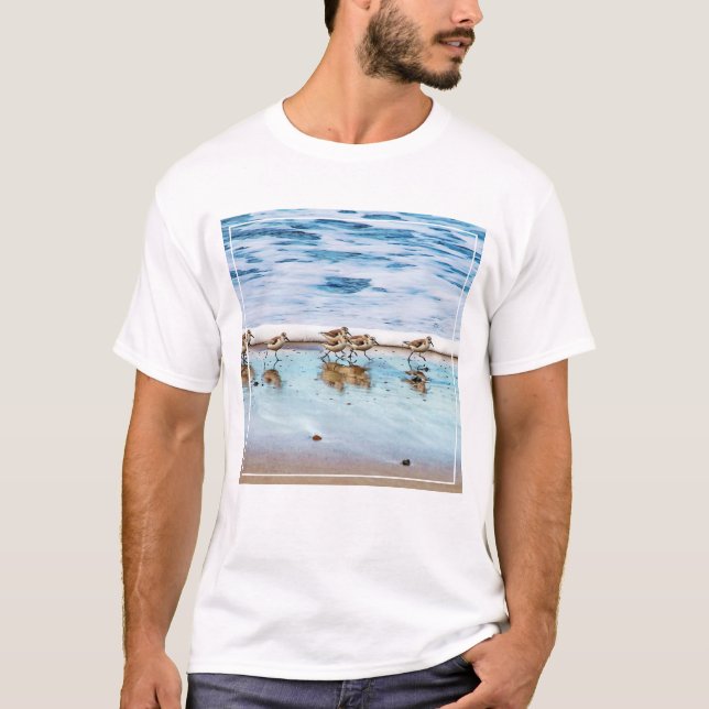 Flussuferläufer, die entlang den Strand laufen T-Shirt (Vorderseite)