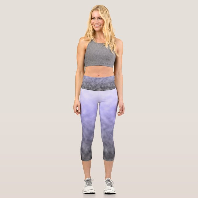 Flüstern in der Dämmerung Capri Leggings (Vorderseite)