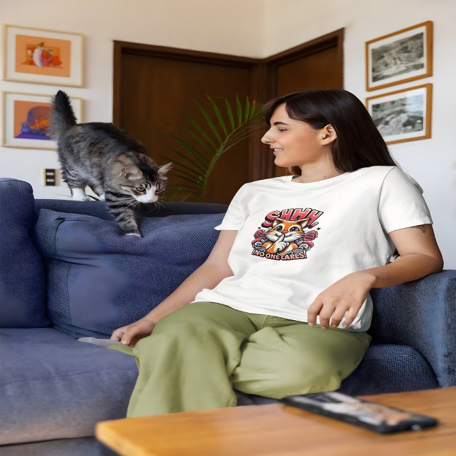 Flüstern wirft einem künstlerischen Shhhh niemande T-Shirt (Von Creator hochgeladen)