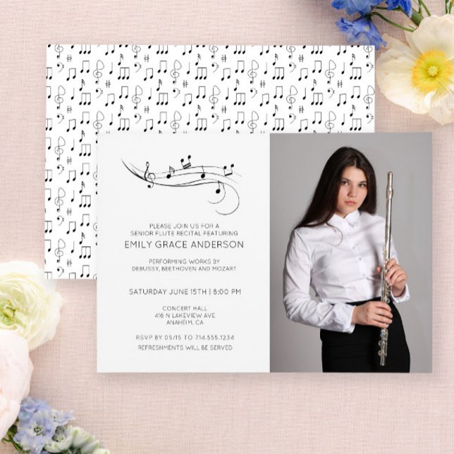 Flute Erwägung Musikalische Hinweise Schwarz-Weiß- Einladung (Easily personalize this recital invite with your photo and details.)