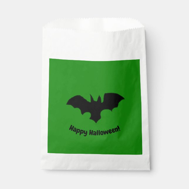 Flying Bat on green favor bag Geschenktütchen (Vorderseite)