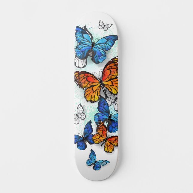 Flying Butterflies Morpho und Monarch Skateboard (Vorderseite)