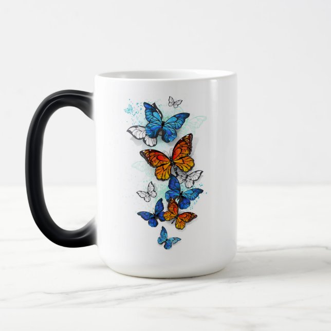 Flying Butterflies Morpho und Monarch Verwandlungstasse (Links)