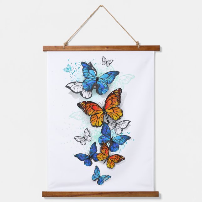 Flying Butterflies Morpho und Monarch Wandteppich Mit Holzrahmen (Vorderseite)