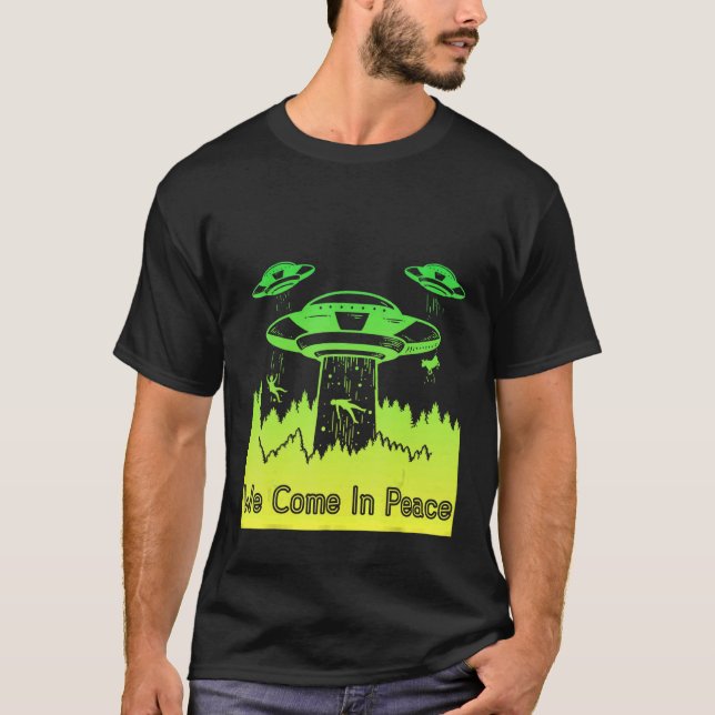 Flying Saucer UFO Astronauts are Aliens 10 T-Shirt (Vorderseite)