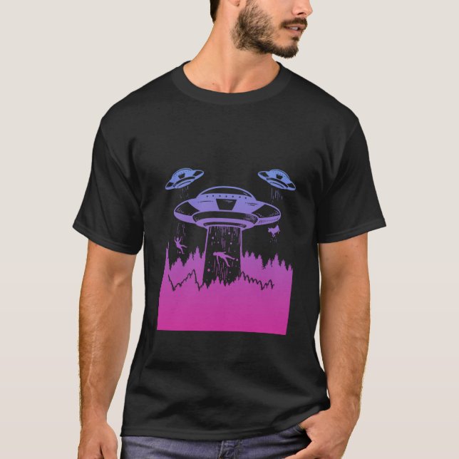 Flying Saucer UFO  Astronauts are Aliens T-Shirt (Vorderseite)