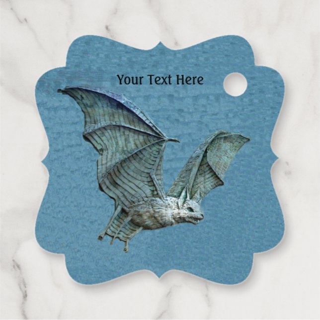 Flying Surreal Blue Bat mit weißem Gesicht auf bla Geschenkanhänger (Rückseite)