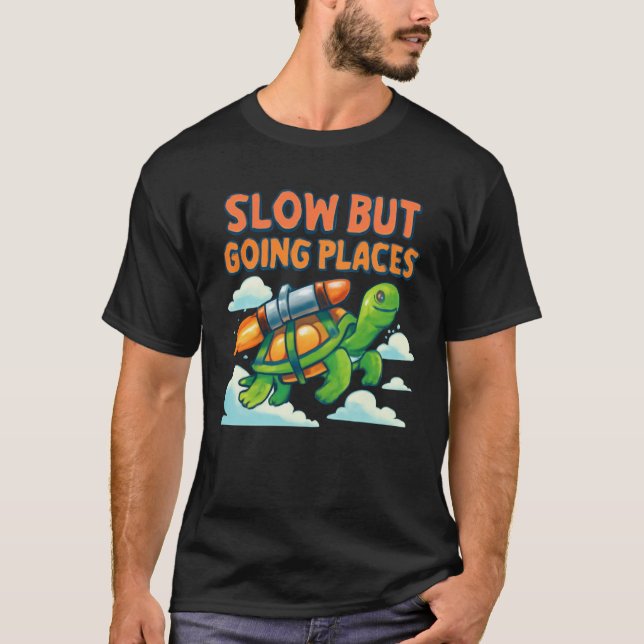 Flying Turtle with Jetpack - Langsame, aber bewegl T-Shirt (Vorderseite)