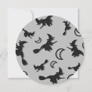 Flying witter zwischen Halbmond zu Halloween-Nacht Feiertagskarte