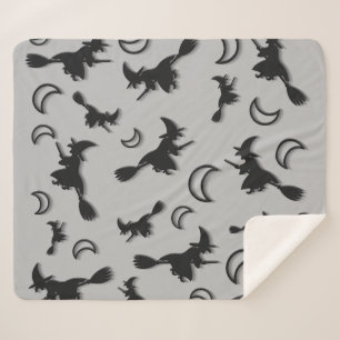 Flying witter zwischen Halbmond zu Halloween-Nacht Sherpadecke