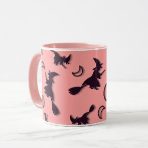 Flying witter zwischen Halbmond zu Halloween-Nacht Tasse