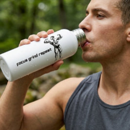 Focus Schleif Wiederholung Fitnessstudio Trinkflasche