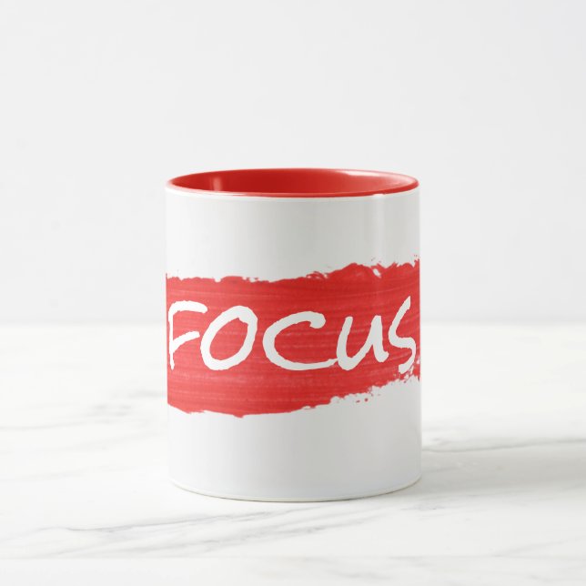 FOCUS-Text in roter Farbe Tasse (Zentrum)
