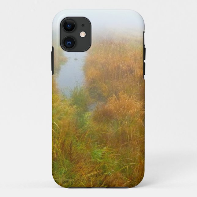 Foggy Bach Case-Mate iPhone Hülle (Rückseite)