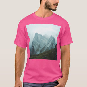 Foggy Berge Landschaft Landschaft Landschaft Bergs T-Shirt