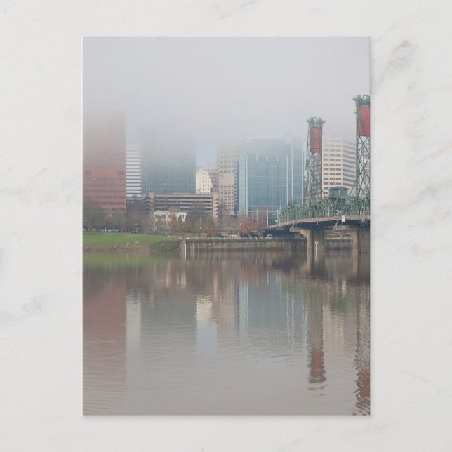 Foggy Day entlang Portland ODER Waterfront Panoram Postkarte (Vorderseite)