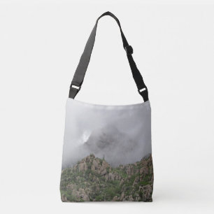 Foggy Desert Mountain Landschaft Foto Morning Fog Tragetaschen Mit Langen Trägern