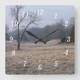 Foggy Meadow Wall Clock Quadratische Wanduhr