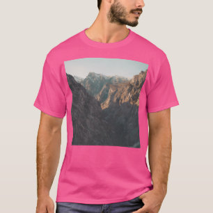 Foggy Mountains View Muster aktiv T-Shirt