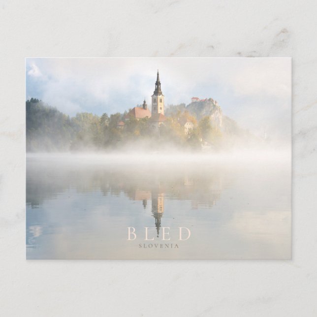 Foggy Sonnenaufgang am Bled-See Postkarte (Vorderseite)