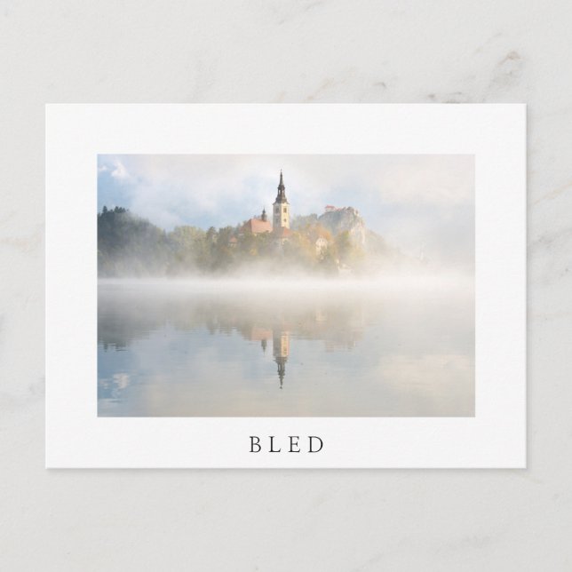 Foggy Sonnenaufgang am Bled-See Postkarte (Vorderseite)