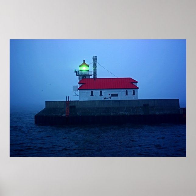 Foggy South Pier Lighthouse Poster (Vorne)