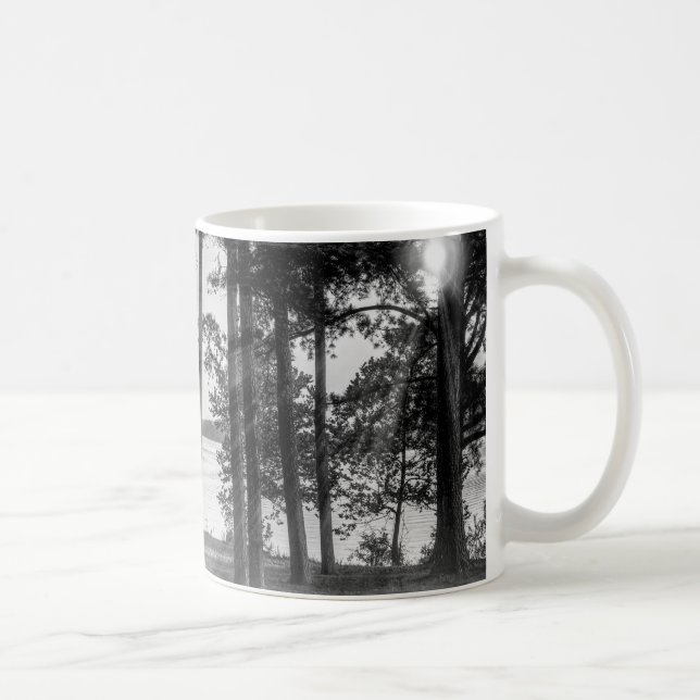 Foggy Trees an Table Rock Graustufen Kaffeetasse (Rechts)