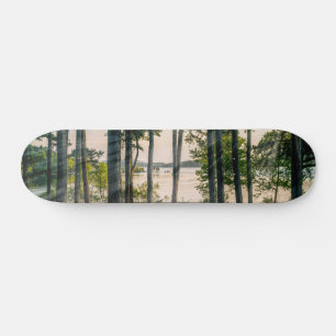 Foggy Trees auf Tafelrockskateboard Skateboard