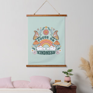Fokus auf Kindness Groovy Graphic Wandteppich Mit Holzrahmen