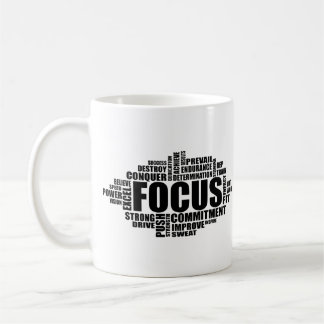 FOKUS – Motivierendes Wort-Cloud-Design Kaffeetasse