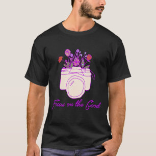 Fokussieren auf das gute inspirierende Selbst des T-Shirt