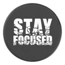 Fokussiert bleibe | Motivierend Satz mit weißem Te Eishockey Puck