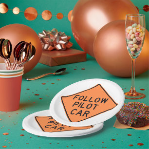 Folgen Sie dem Zeichen für den Bau von Kraftfahrze Pappteller