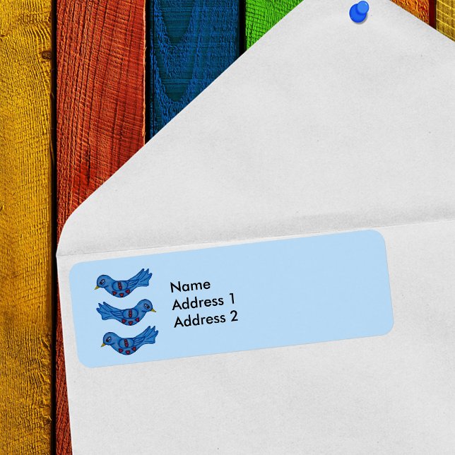 Folk Art Fantasy Niedlich Blue Bird Red Hearts (Three folk art type bluebirds with red hearts on light blue return address labels.)