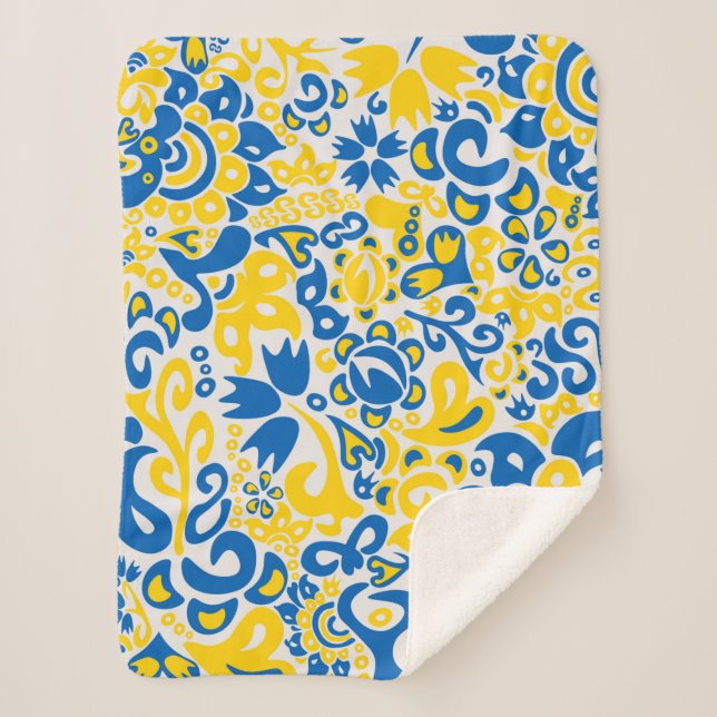 Folklore-Muster mit ukrainischen Flaggenfarben Sherpadecke (Vorderseite)