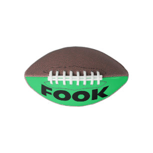 Fook schwarz auf grünem Mini-Fußball Football