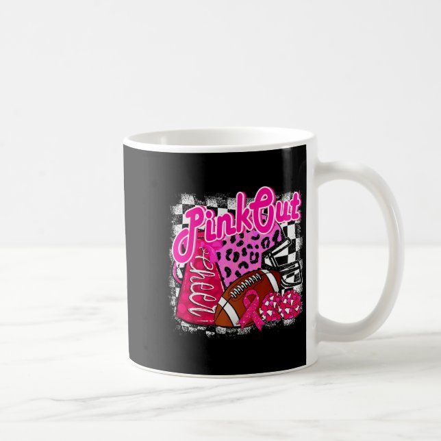 Football Checkered Nk Out Breast Cancer Cheer Mom  Kaffeetasse (Rechts)