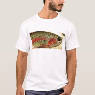 Forellen in Händen T-Shirt