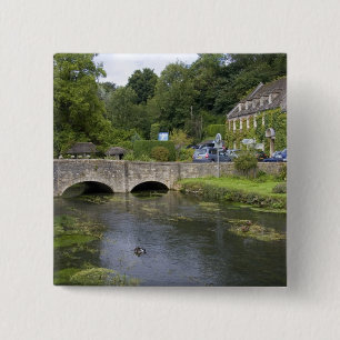 Forellenbach im Dorf Bibury, Button